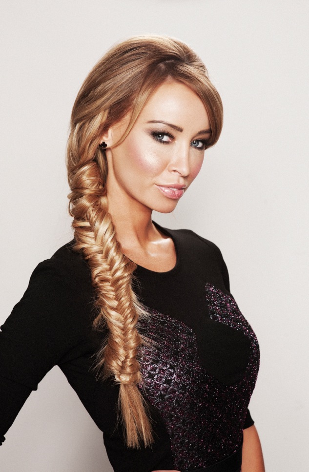 New-Product-Lauren-Wearing-Plait-301012-004_0
