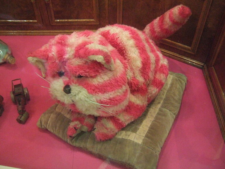 800px-Bagpuss-1_0