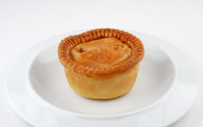 Pork_pie_on_plate_0