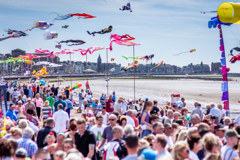 Visitors-at-the-Kite-Festival-Morecambe_0