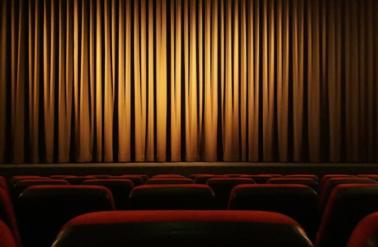 movie-theater-46098771920