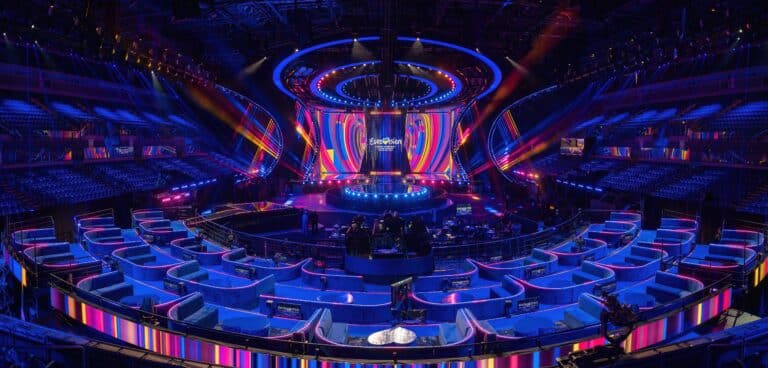 Julio Himede's impressive Eurovision set
