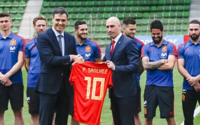 Luis Rubiales (front right), photo Ministerio de la Presidencia. Gobierno de España (Pool Moncloa/ J.M.Cuadrado)