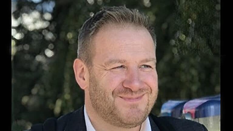 Simon Bailey
