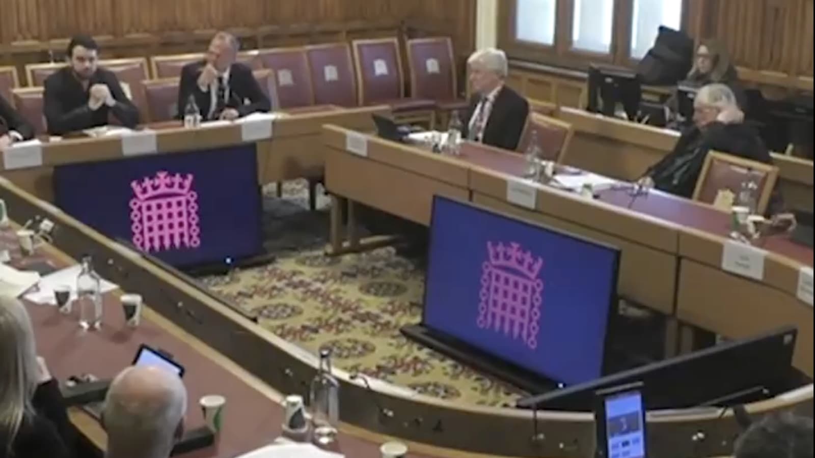Zombie newspapers, celebrity politicians and creeping AI: Lords hear the latest from local news publishers - Vimarsana News