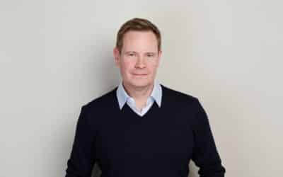 Jonathan Summers, Exec Chair, twisted loop