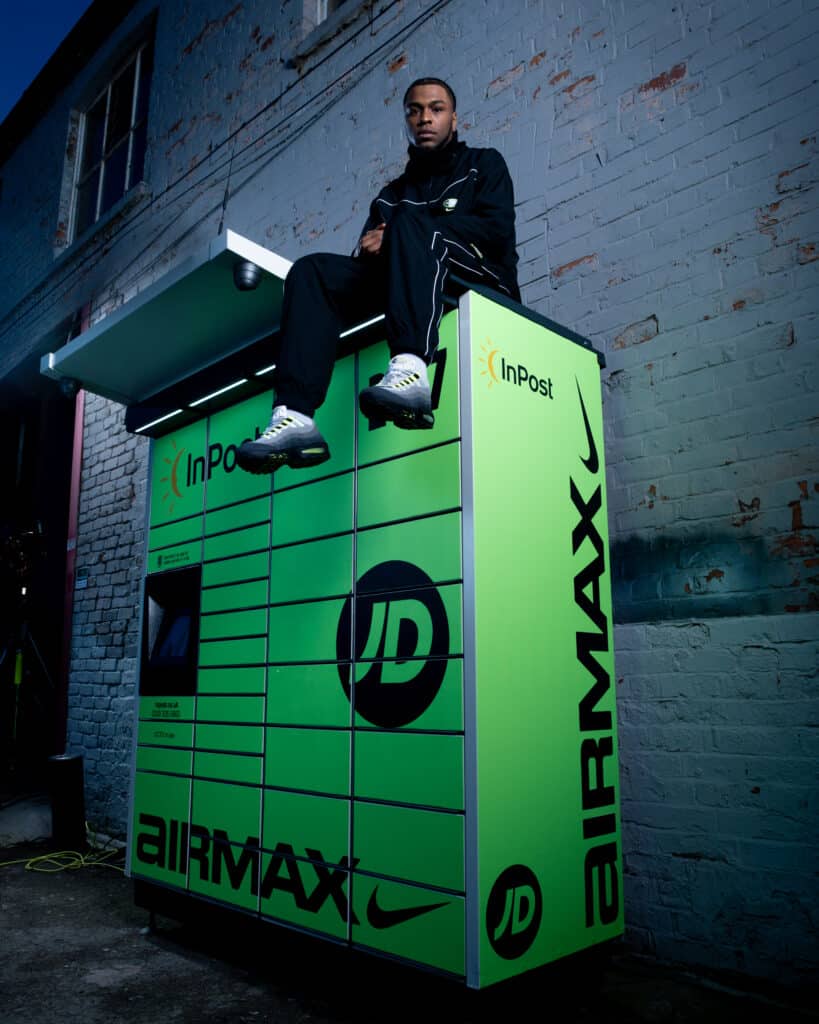 louis theroux nike t shirt