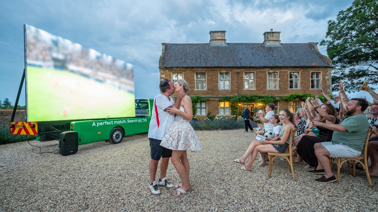 Image accompanying: AO pulls off perfect wedding for football-mad groom